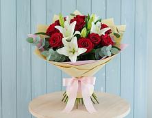 Букет цветов из:  Лилии и Розы #REPLACE_PRED# Красноуральске