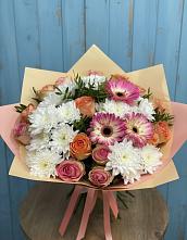 Букет цветов из:  Розы, Герберы и Хризантемы в Красноуральске