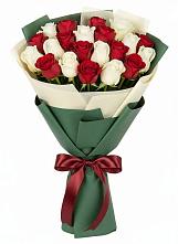 Букет Микс из красных и белых роз #REPLACE_PRED# Красноуральске