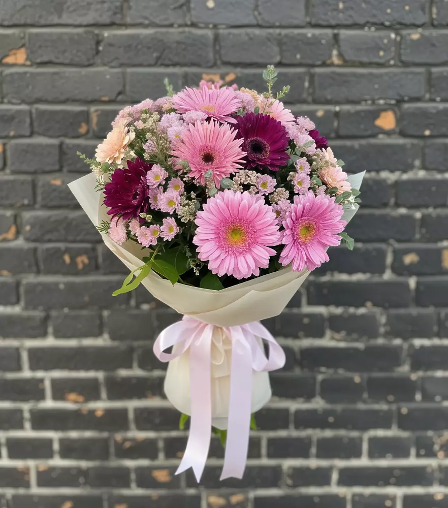 Букет цветов из: Герберы и Хризантемы в Красноуральске