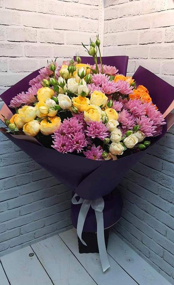 Букет цветов из: Хризантемы и Розы в Красноуральске