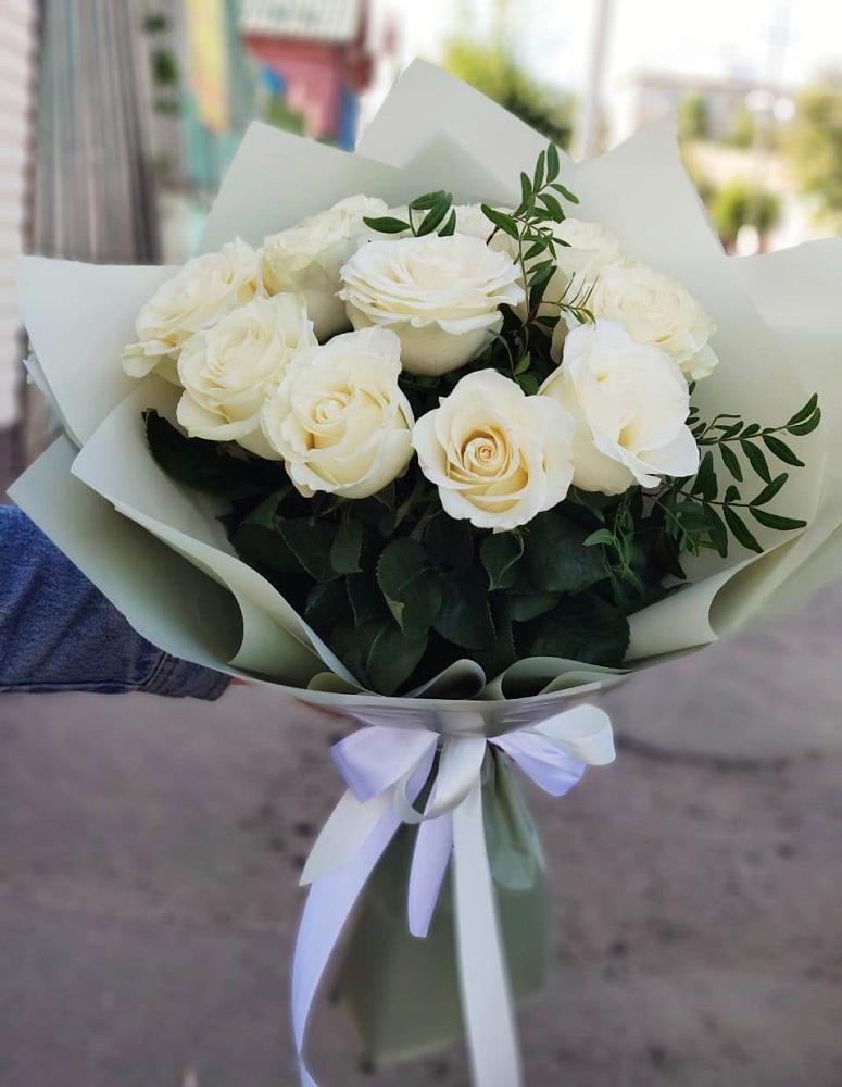 Букет Белые розы Проуд в Красноуральске