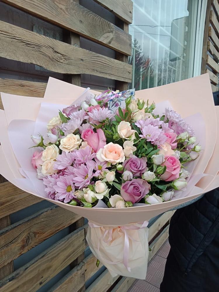 Букет цветов из: Розы и Хризантемы в Красноуральске