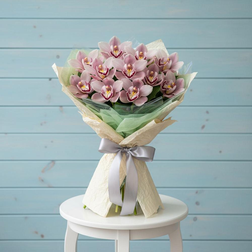 Букет цветов из: Орхидеи и Розы в Красноуральске