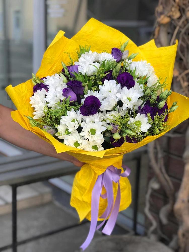 Букет цветов из: Ирисы, Хризантемы и Ромашки в Красноуральске