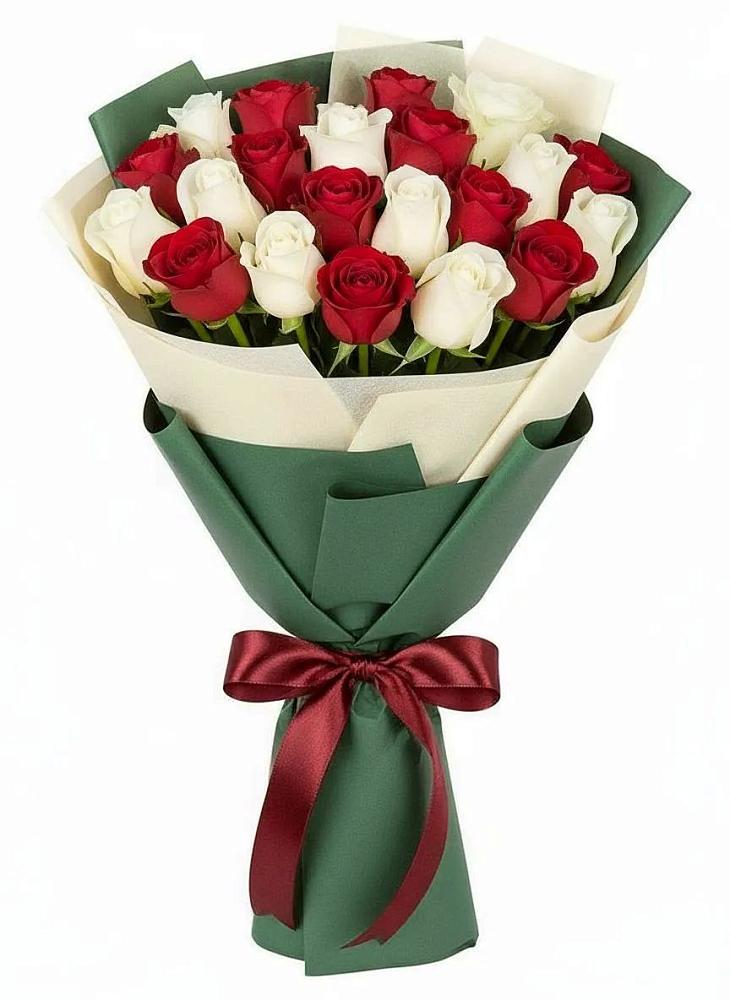 Букет Микс из красных и белых роз в Красноуральске