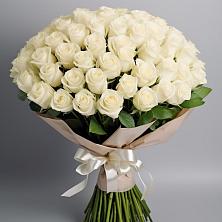Букет 101 беля роза Белоснежка в Красноуральске