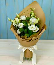 Букет цветов из:  Хризантемы и Лизиантусы в Красноуральске