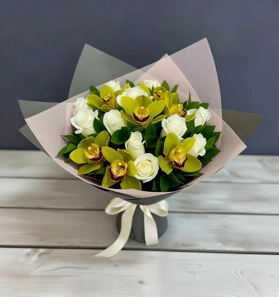 Букет цветов из: Орхидеи и Розы в Красноуральске