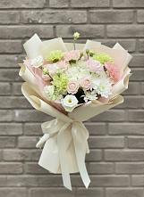 Букет цветов из:  Гвоздики, Розы, Лизиантусы и Хризантемы #REPLACE_PRED# Красноуральске