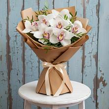 Букет цветов из:  Орхидеи и Розы в Красноуральске